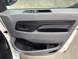 Toyota PROACE 2.0 BlueHDi 140 Business Shuttle (2022)