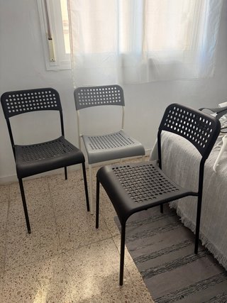 3 Sillas Ikea ADDE (Negra y Gris) apilables