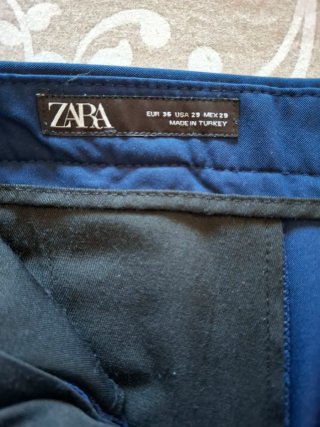 Traje azul Zara chico. Talla 44