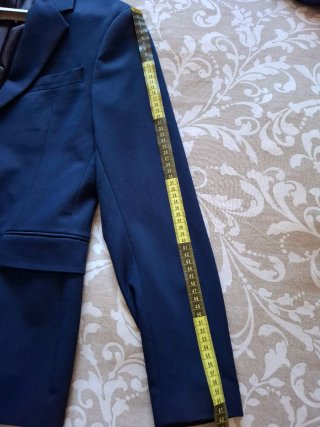 Traje azul Zara chico. Talla 44