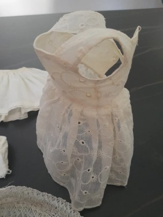 ROPA DE MUÑECA LILLI O CAYETANA