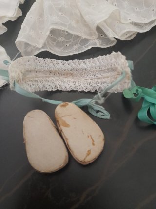 ROPA DE MUÑECA LILLI O CAYETANA