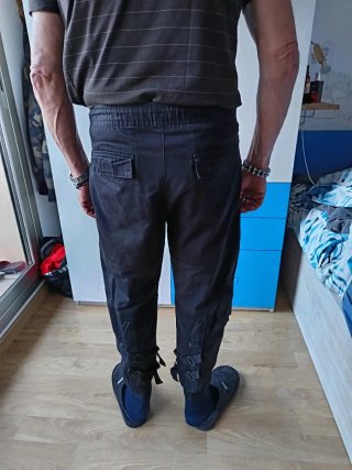 Pantalones cargo Bershka negros hombre