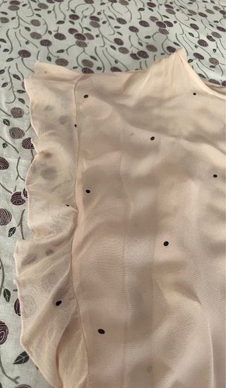 Blusa beige/rosa con puntos negros
