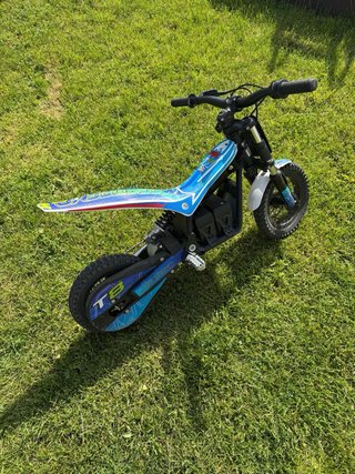 Moto Eléctrica Infantil MECATECNO T8