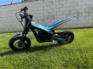 Moto Eléctrica Infantil MECATECNO T8