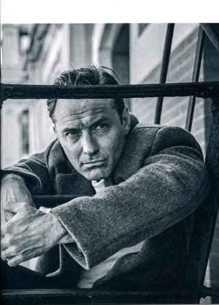 Revista ICON JUDE LAW