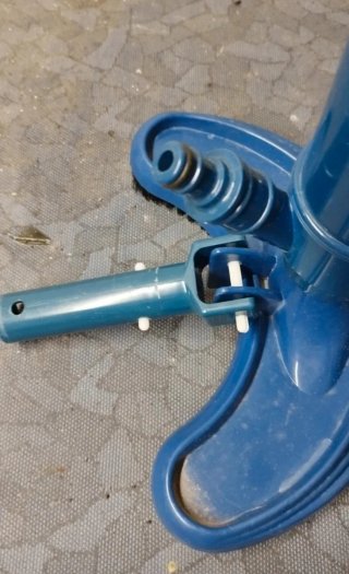Spazzola aspira foglie fondo piscina Intex FlowCle