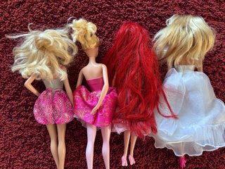 Lote 4 Barbies y Princesa Disney