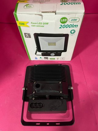 Electricidad Foco LED exterior con sensor 20w (NUEVO)