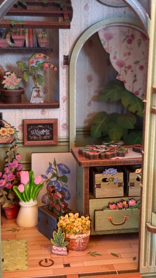 Floristería Champs-Élysées - Book Nook