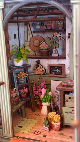 Floristería Champs-Élysées - Book Nook