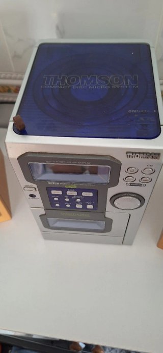 Minicadena de música Thomson CD, Cassette y Radio