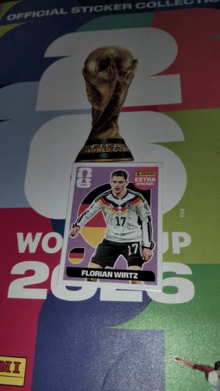 Extra Sticker Panini precio discutible