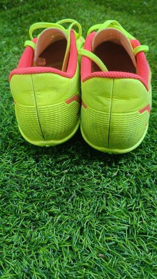Botas de fútbol Nike Talla 37