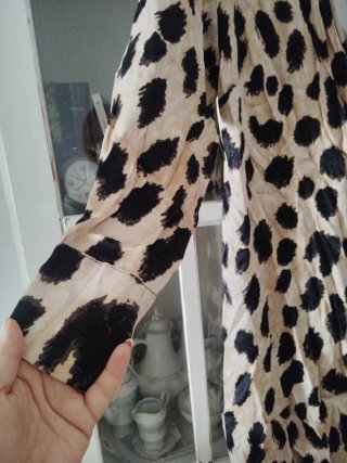 Vestido H&M estampado animal print raso