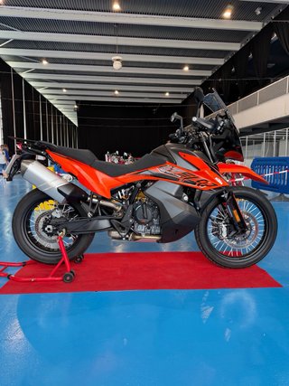 KTM 890 Adventure Naranja/Negra