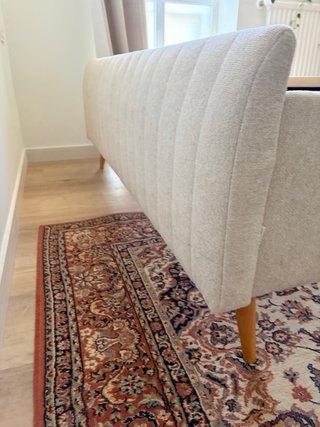 Cama Beige con Cabecero Tapizado