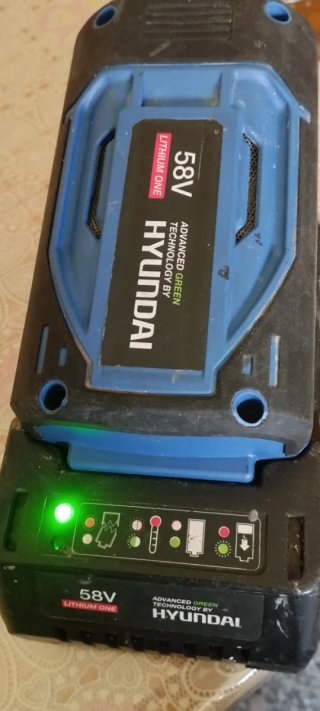 Batería y Cargador Hyundai 58V Lithium One