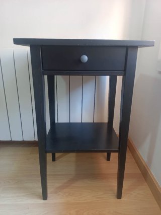 Mesita de noche IKEA HEMNES negra