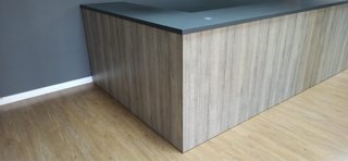 Mostrador dos alturas tienda/recepción