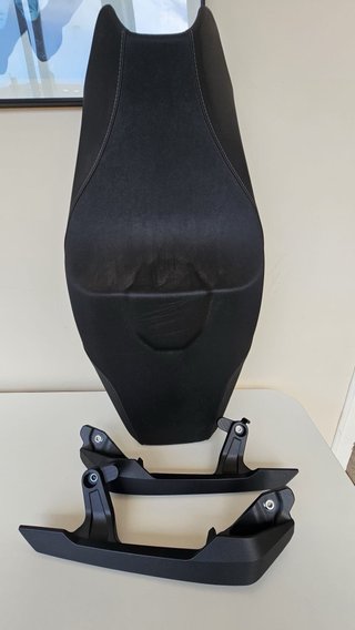 Asiento Moto XADV + Agarraderas Nuevo