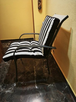 Mesa redonda cristal jardin, 4 butacas