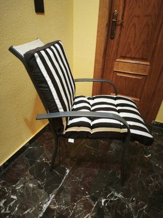 Mesa redonda cristal jardin, 4 butacas