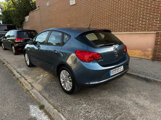 Opel Astra 2014