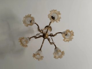 Lámpara de bronce con tulipas de cristal