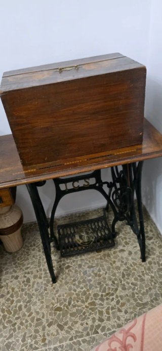 Máquina de Coser Antigua ICS
