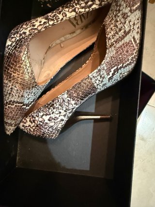 Zapatos de tacón Zara estampado serpiente