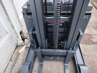 Carretilla Retráctil Linde R12B