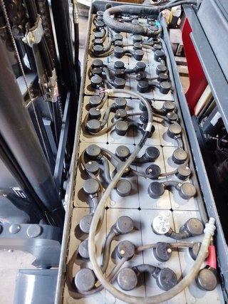 Carretilla Retráctil Linde R12B