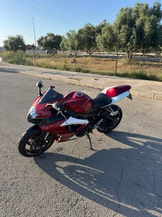Suzuki GSXR 600 K7