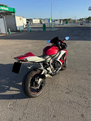 Suzuki GSXR 600 K7