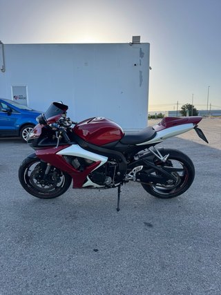 Suzuki GSXR 600 K7
