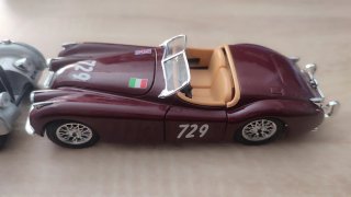 Pack 2 coches 1/24 Bugatti y Jaguar XK 120