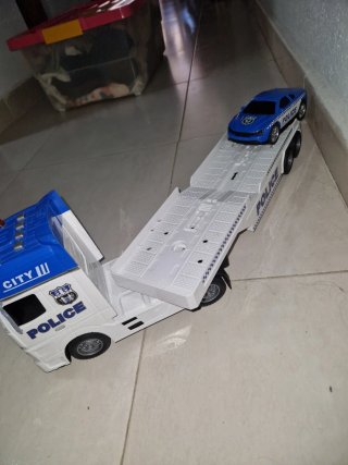 Camión y helicóptero policía de juguete