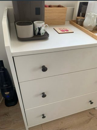 Cómoda Ikea HAUGA blanca y madera