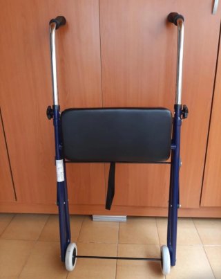 Andador geriátrico