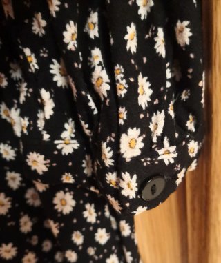 Vestido Oysho flores volantes