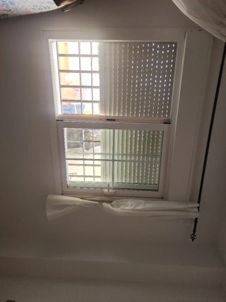 Ventana doble cristal con cajonera