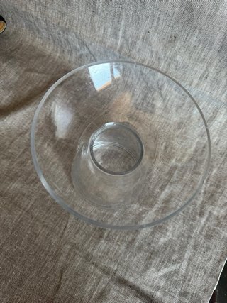 Vaso di vetro trasparente per fiori