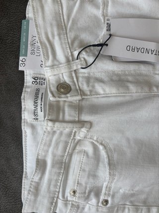 Pantalón vaquero blanco Stradivarius T36