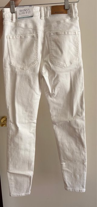Pantalón vaquero blanco Stradivarius T36