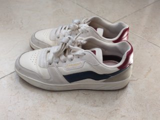 Zapatillas Pinkdesert Blancas y Rojas