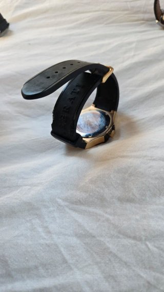 Reloj Maserati Negro y Dorado