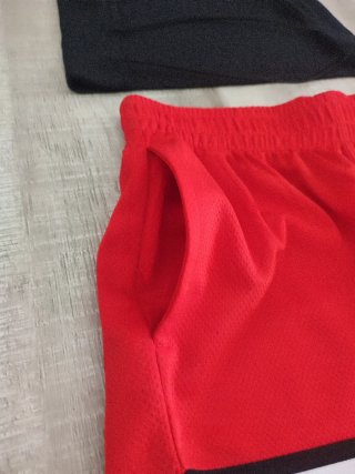 Conjunto Top Negro y Short Rojo