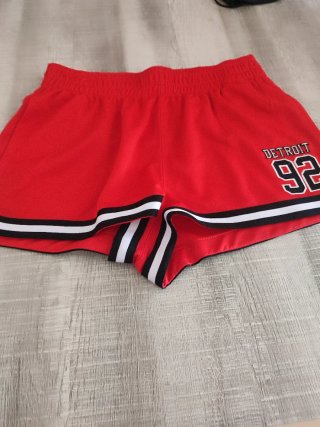 Conjunto Top Negro y Short Rojo